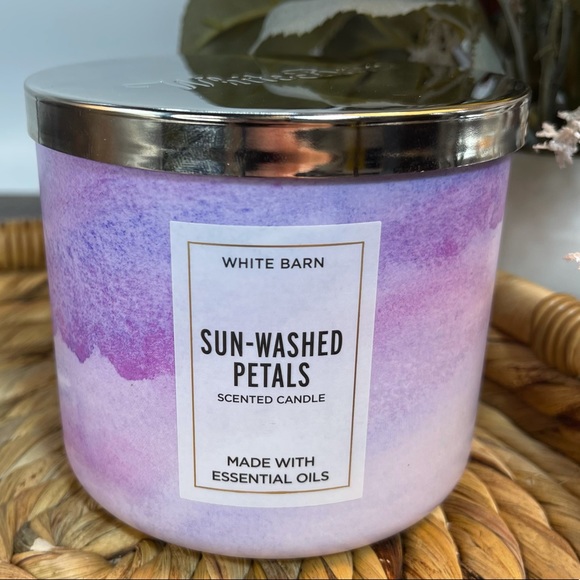 Rare HTF Bath & Body Works Sunwashed Sun-Washed Petals 3 Wick Candle
